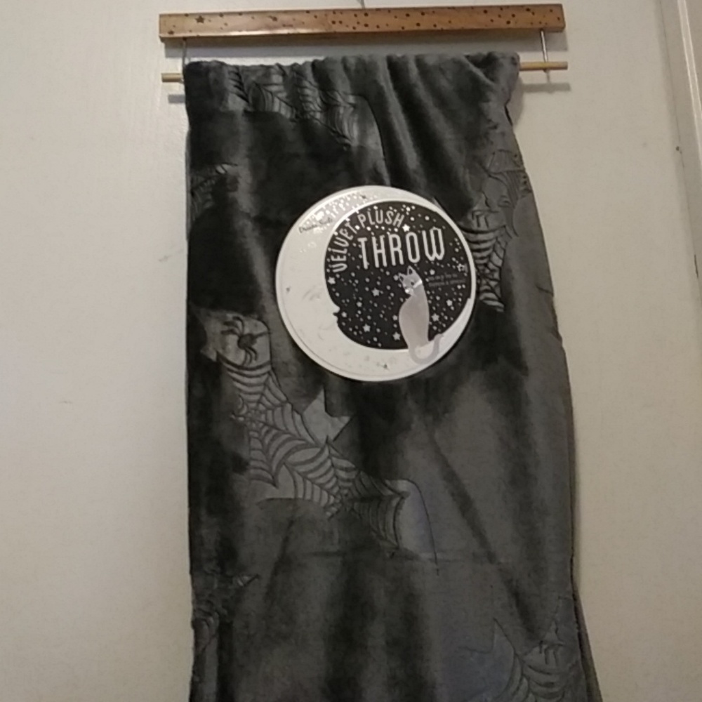 Halloween throw blanket with bats